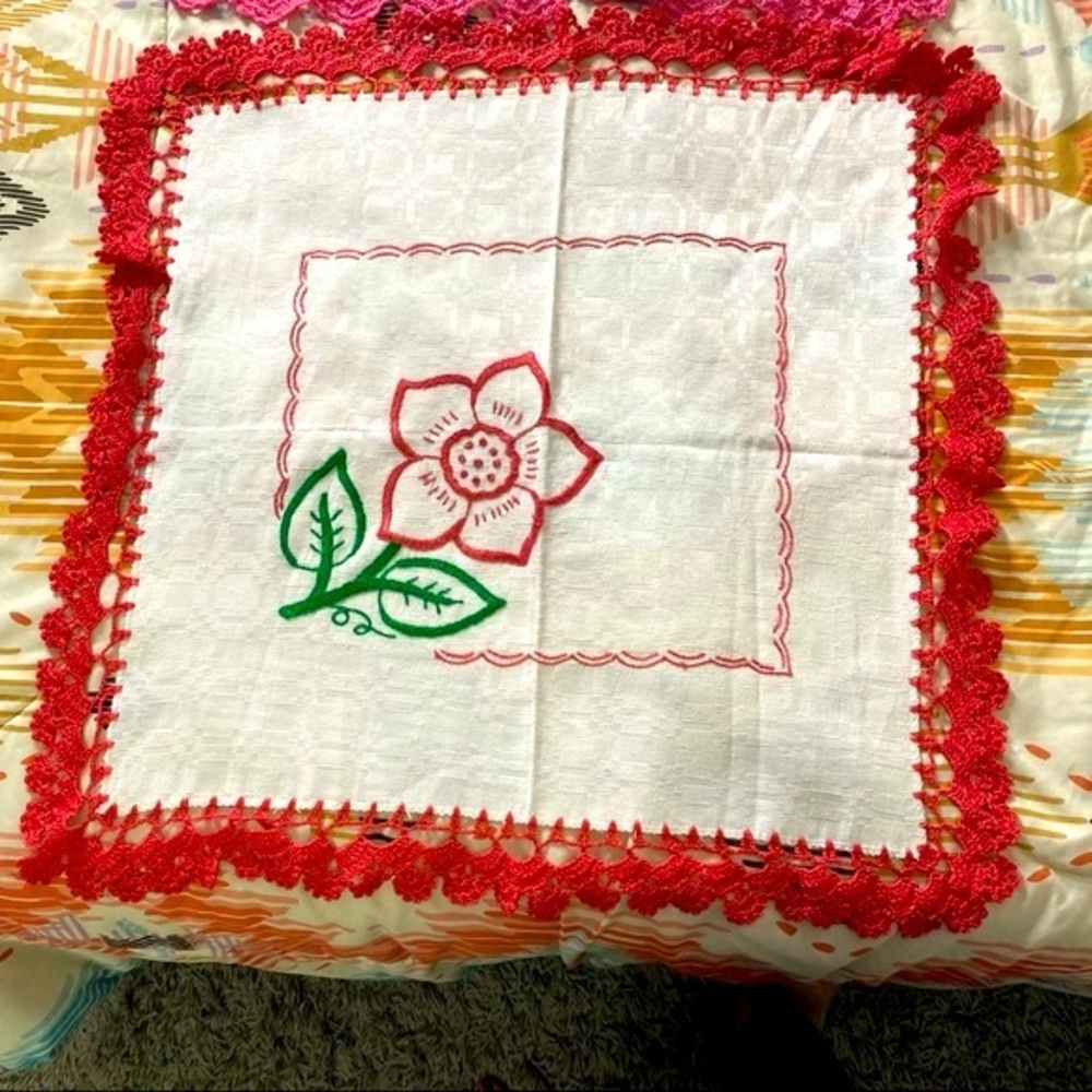 Embroidery Red Roses Table Cloths - Picture 2 of 4